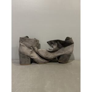 Charles by Charles David Gray Suede Chelsea block heel booties Size 7‎